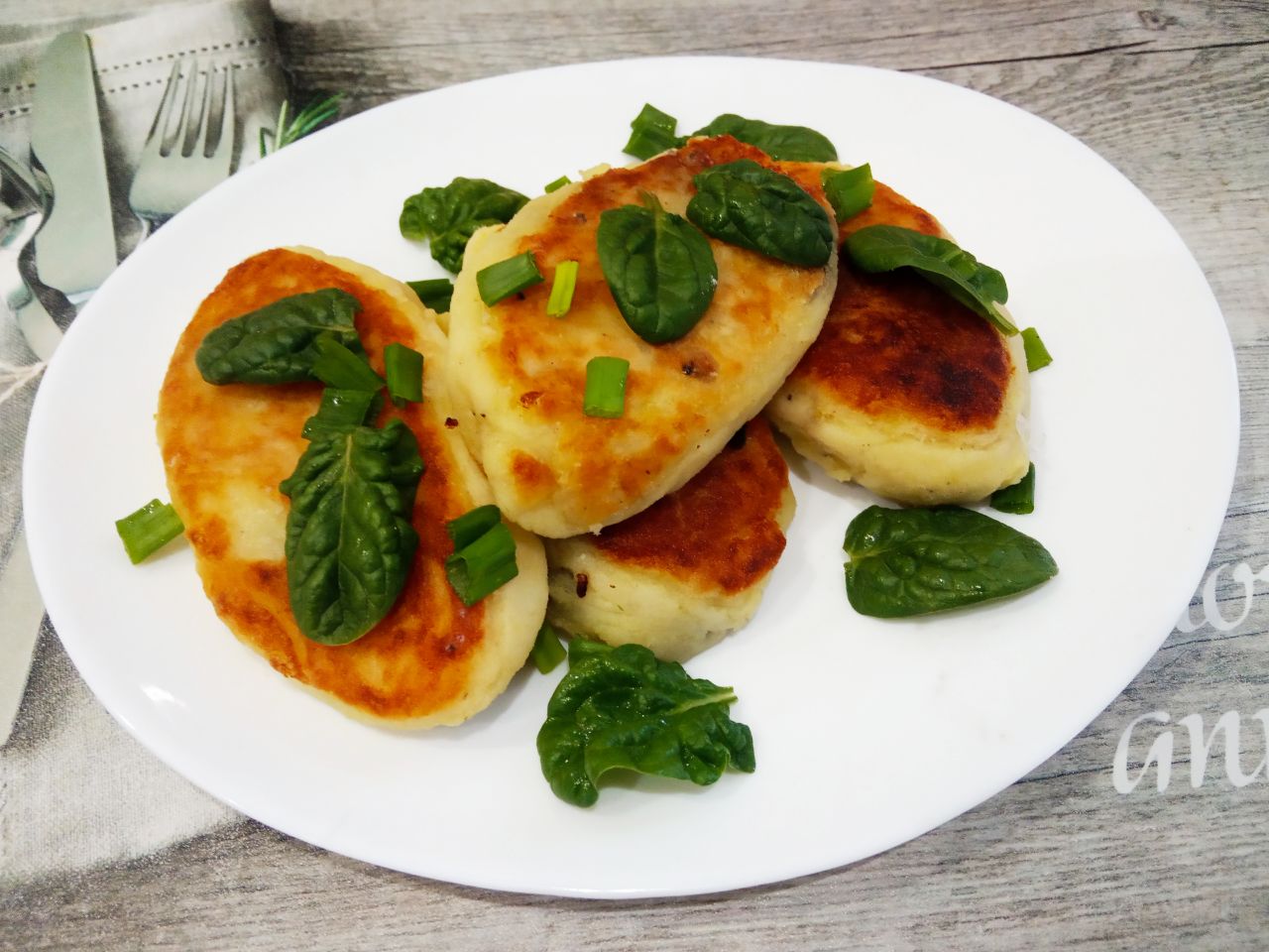 Картофельные зразы с начинкой из шампиньонов и лука