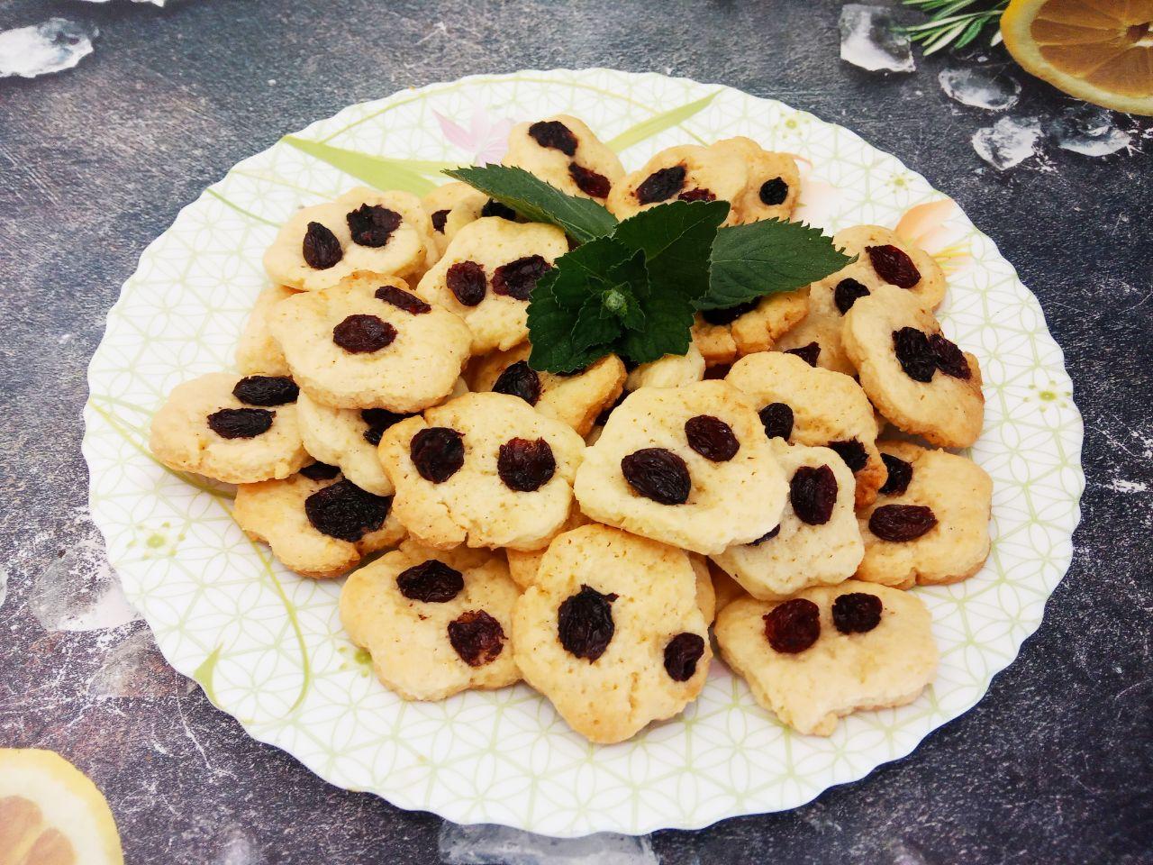 Печенье рассыпчатое и мягкое, на растительном масле