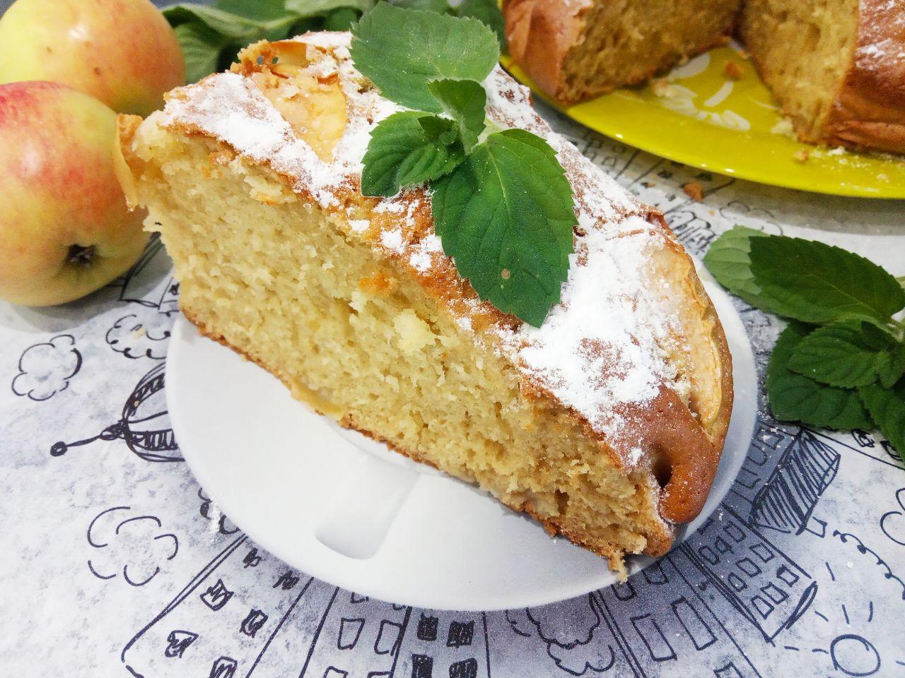 Пирог с яблоками на сметане, вкусно и быстро