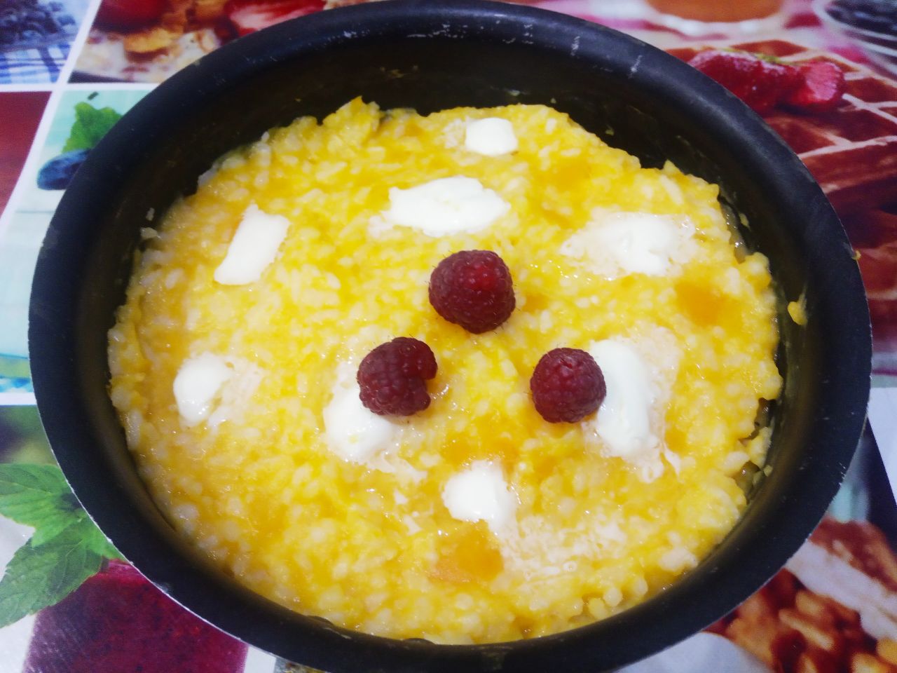 Тыквенная каша с рисом: Снимаем кашу огня и кладем сливочное масло по вкусу.