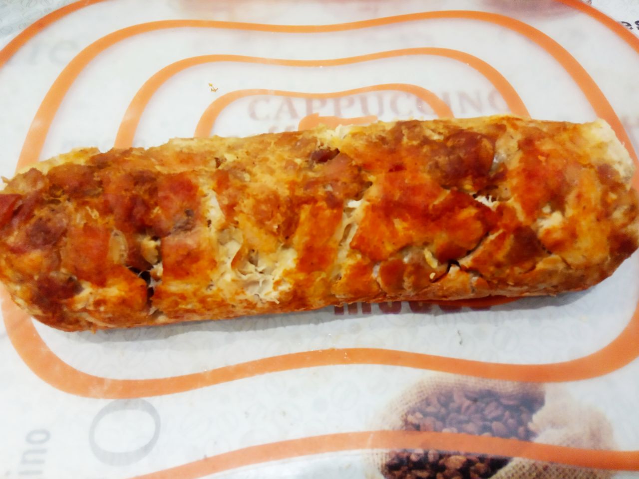Запеченный рулет из куриного мяса со специями: Достаем рулет с духовки, охлаждаем и на ночь кладем в холодильник.