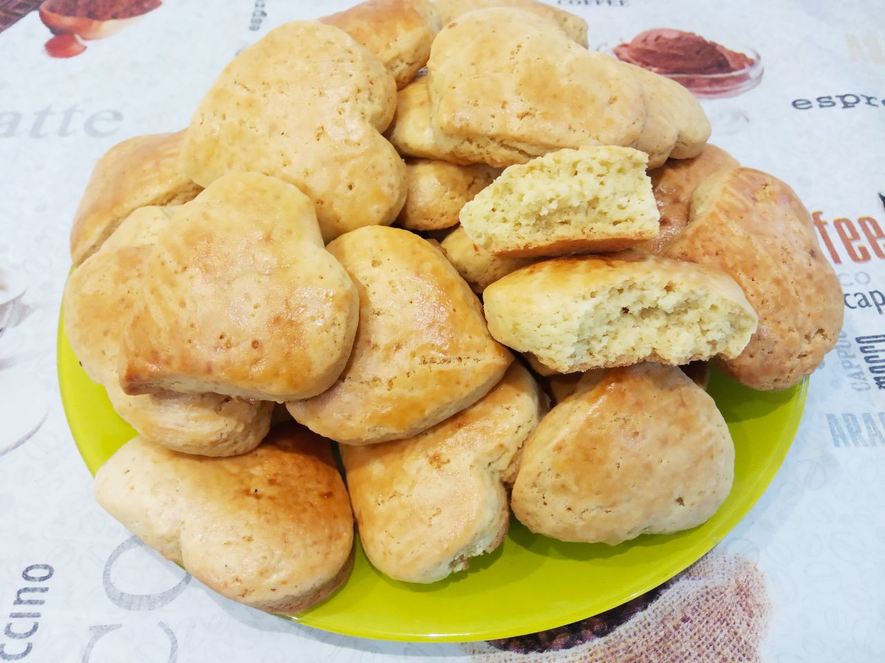 Простой рецепт домашних коржиков, мягких и рассыпчатых