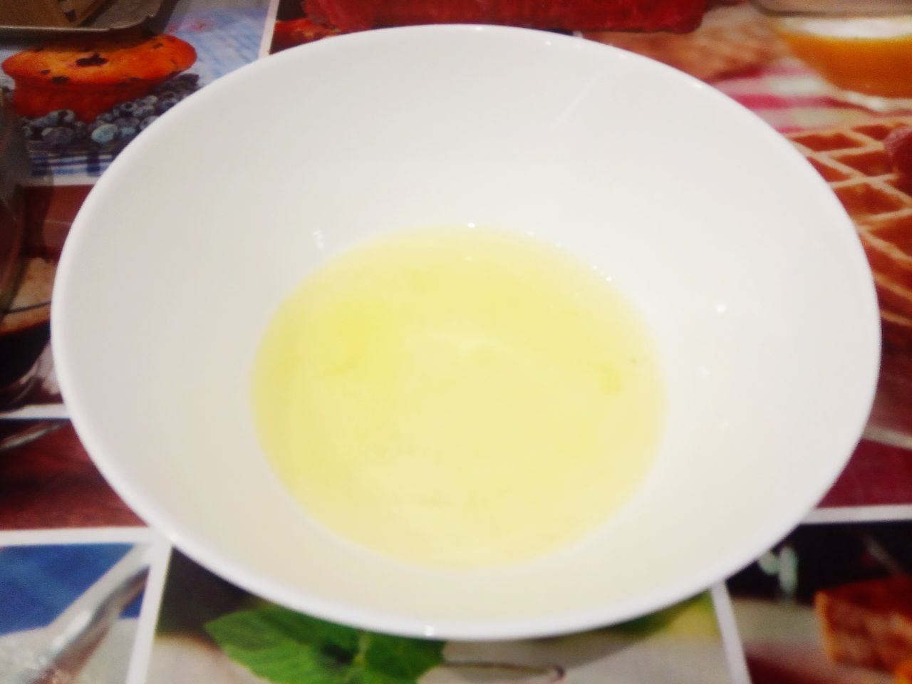Яблочный пирог с кремом-суфле, нежный и вкусный: Приготовим крем-суфле.