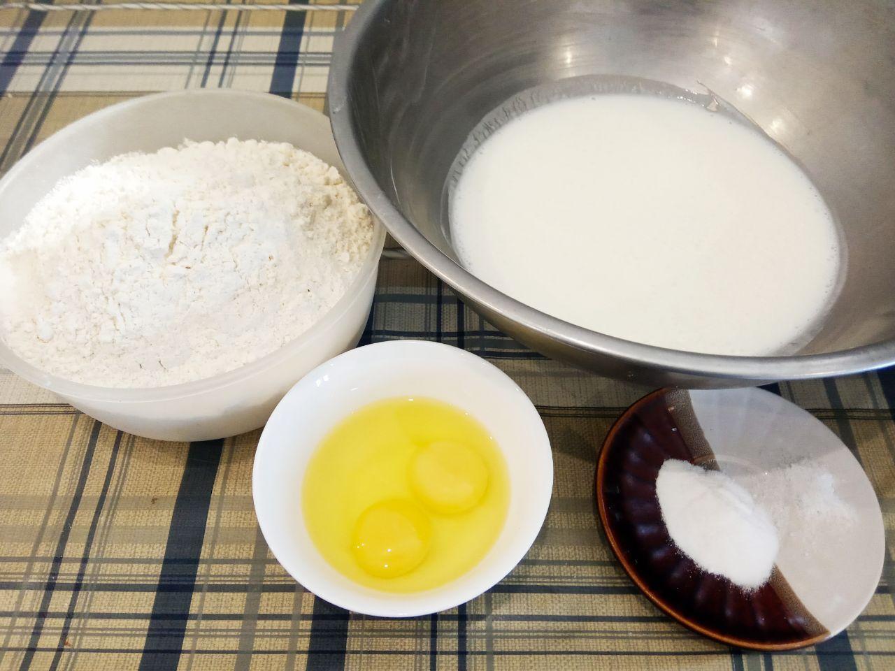 Вареники на кефире с жимолостью, на пару