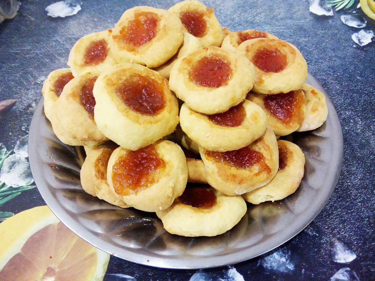 Рассыпчатое мягкое печенье с яблочным джемом