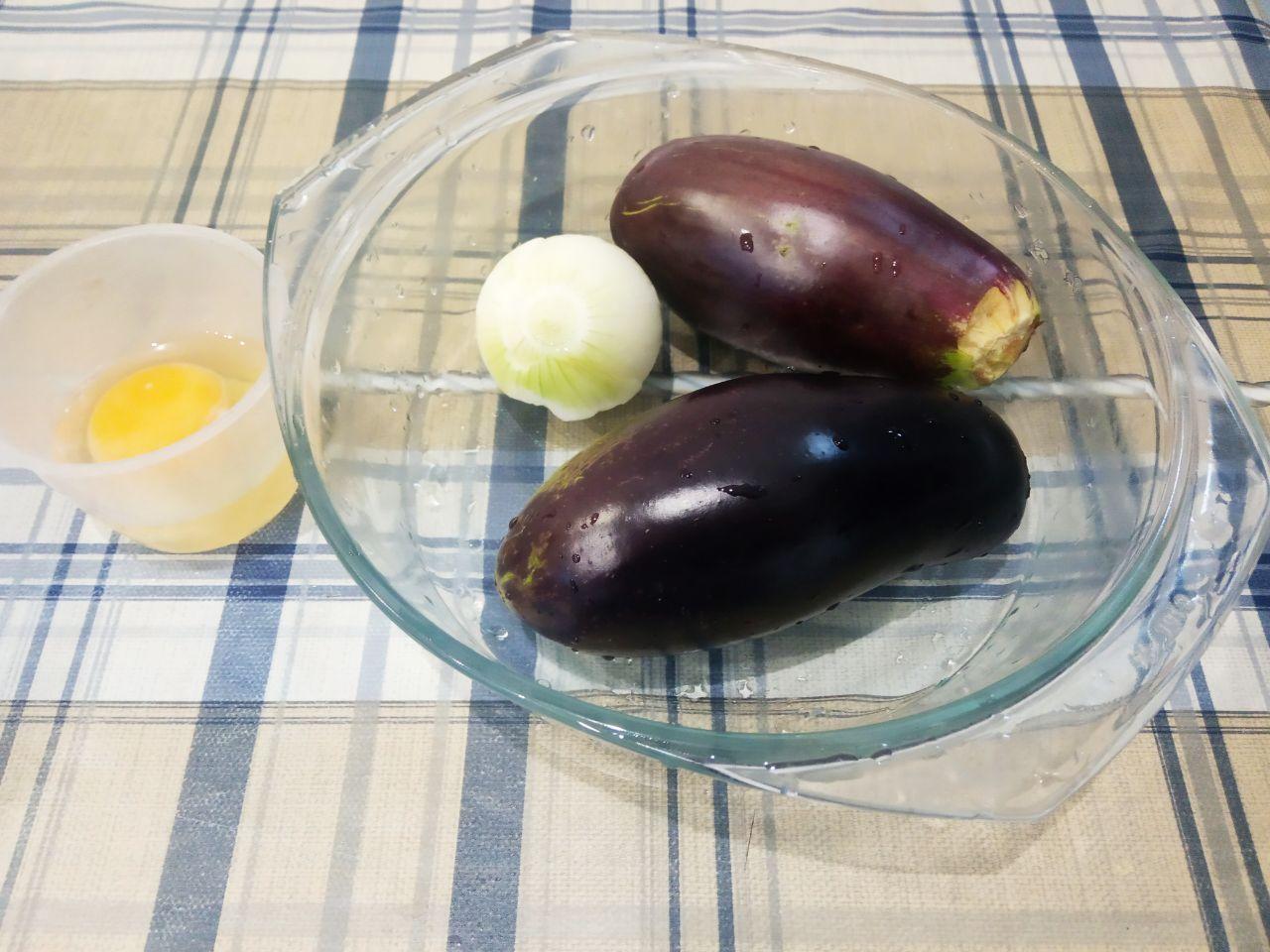 Жареные баклажаны с луком, напоминают вкус грибов