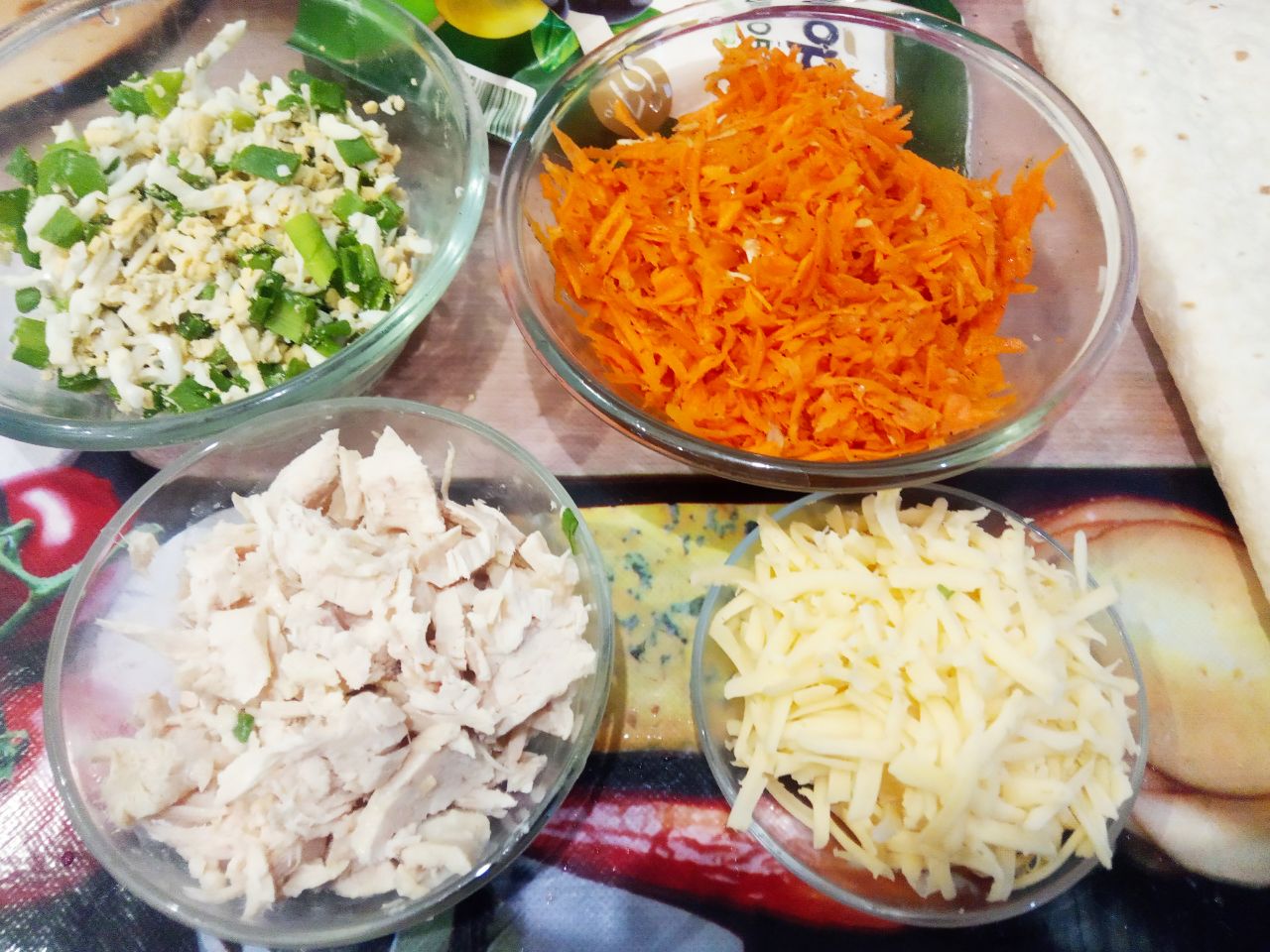 Лаваш с начинкой из сыра, овощей и мяса, просто и вкусно