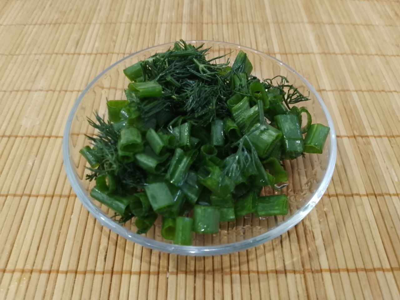 Тушеная свёкла с зеленым горошком и овощами
