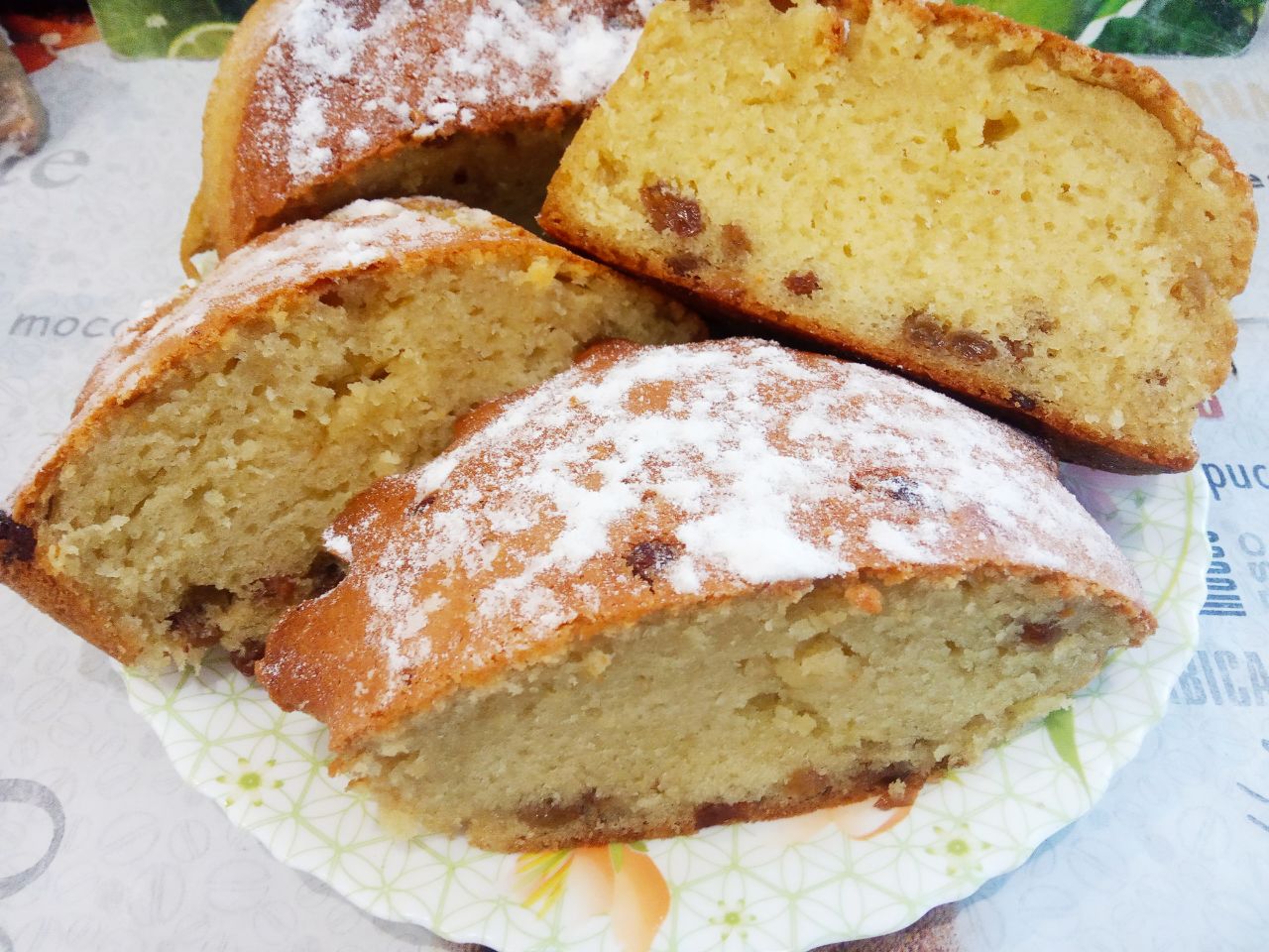 Домашний кекс с изюмом и с добавлением творога, нежный и вкусный