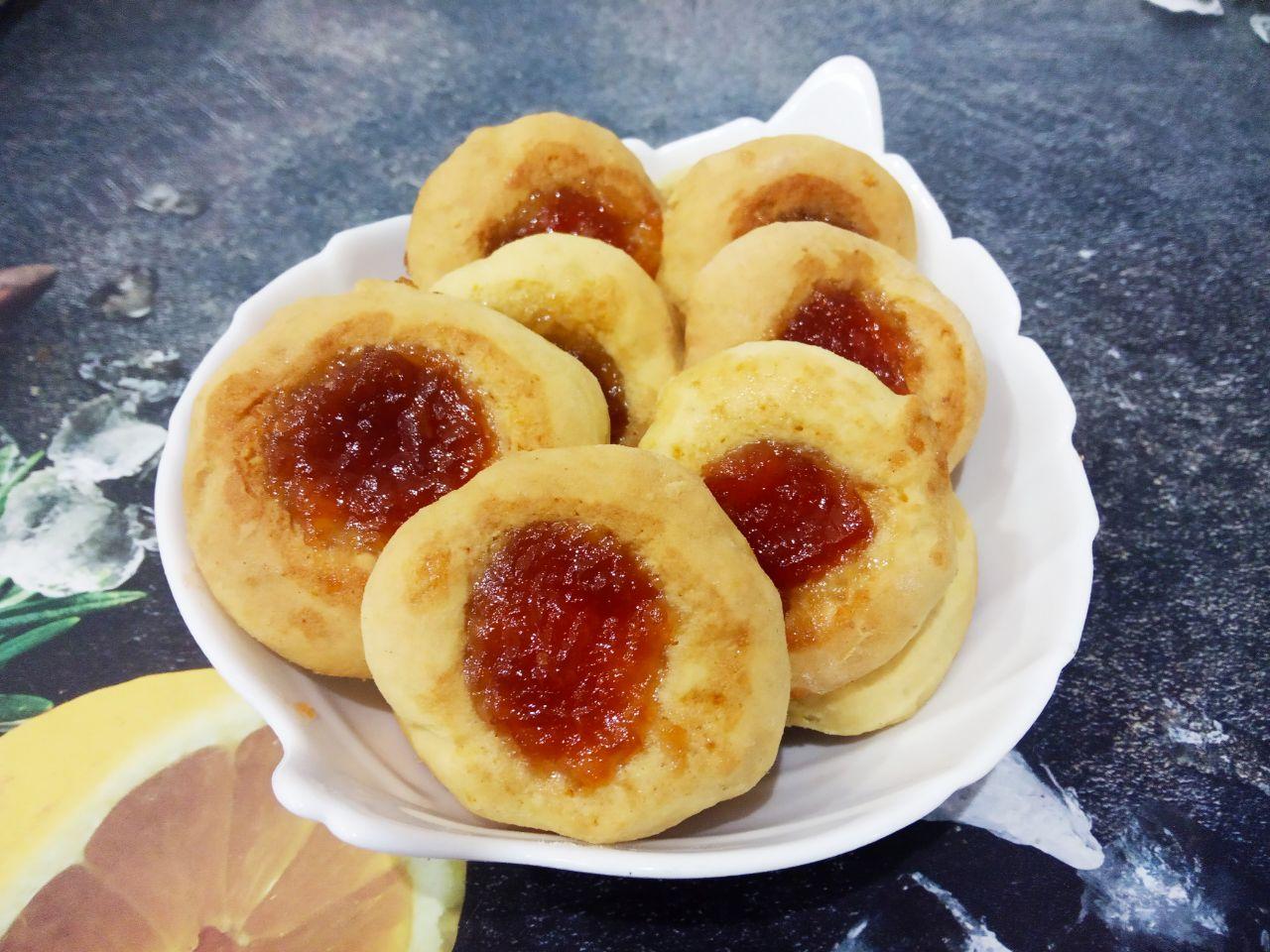 Рассыпчатое мягкое печенье с яблочным джемом