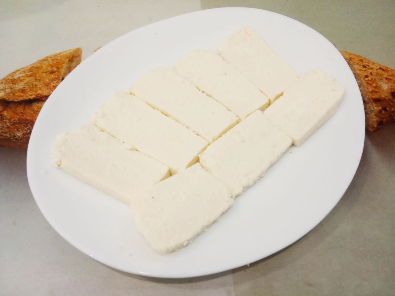 Адыгейский домашний сыр на сыворотке, просто и вкусно