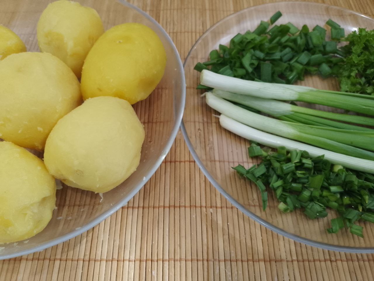 Простой рецепт картофеля с зеленым луком, просто и вкусно