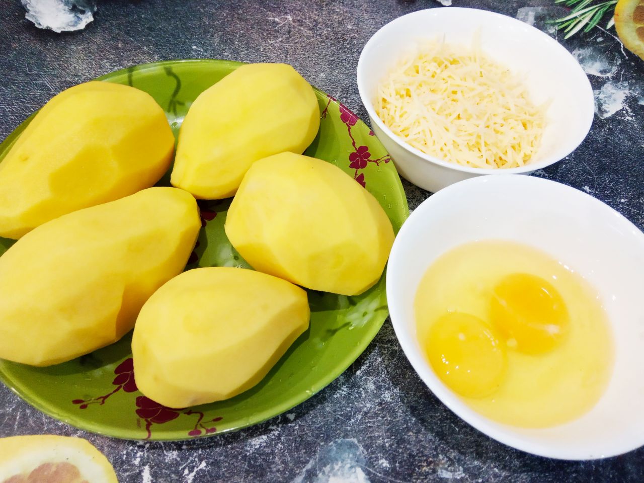Картофельные оладьи или драники с твердым сыром, быстро и вкусно