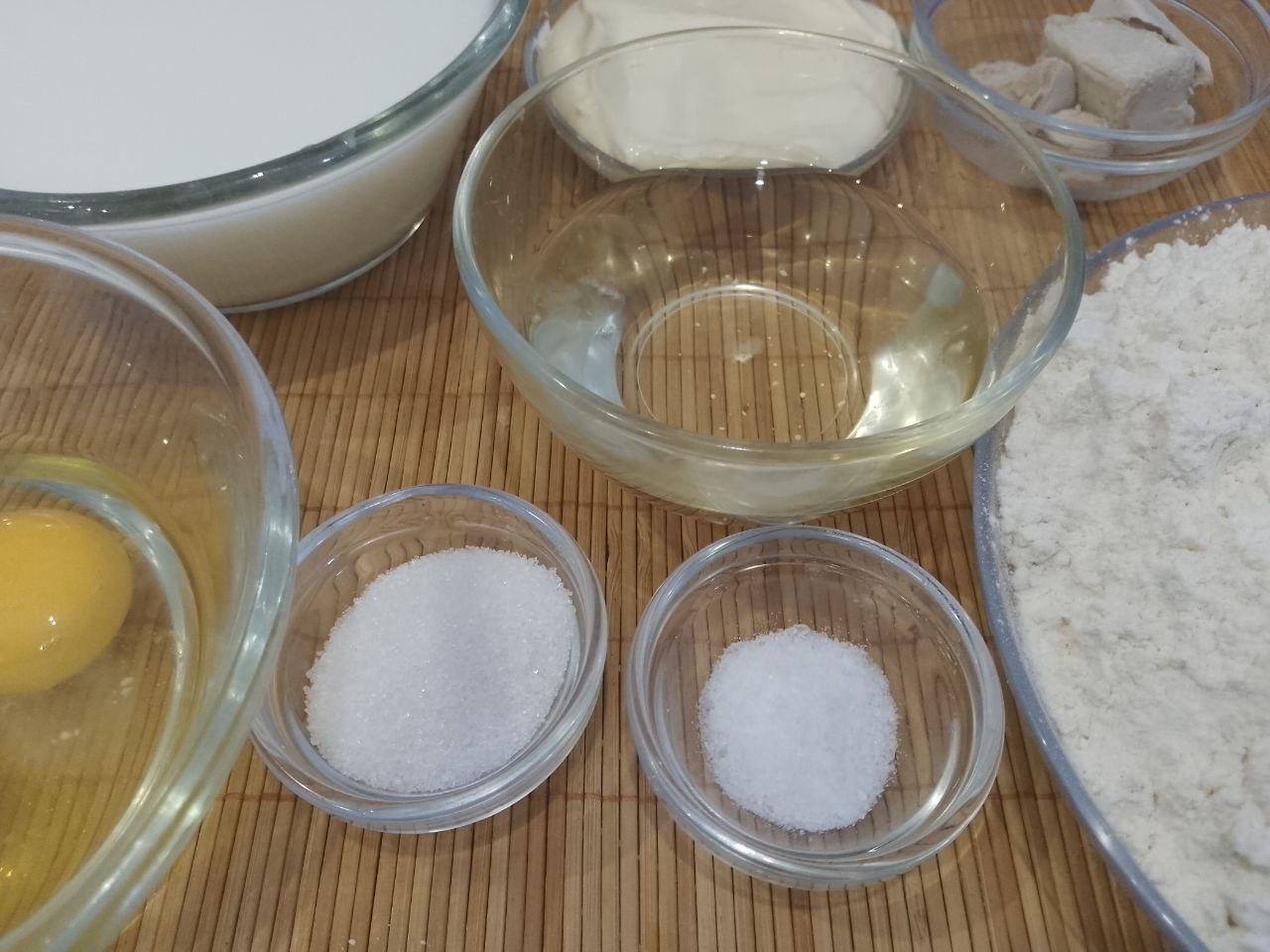 Вкусные и сытные пирожки из дрожжевого теста, с мясной начинкой