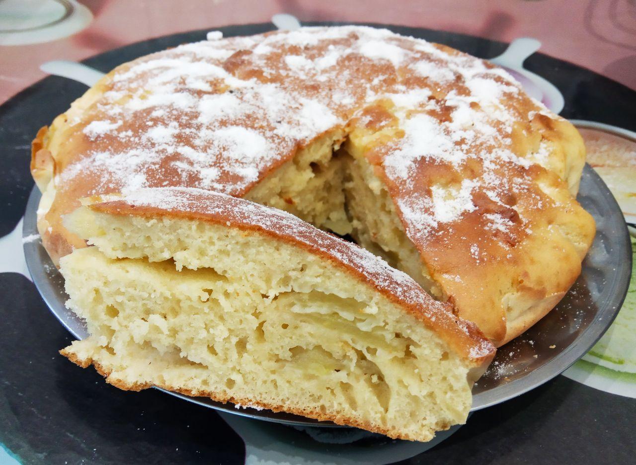 Простой рецепт яблочной шарлотки на кефире, быстро и вкусно