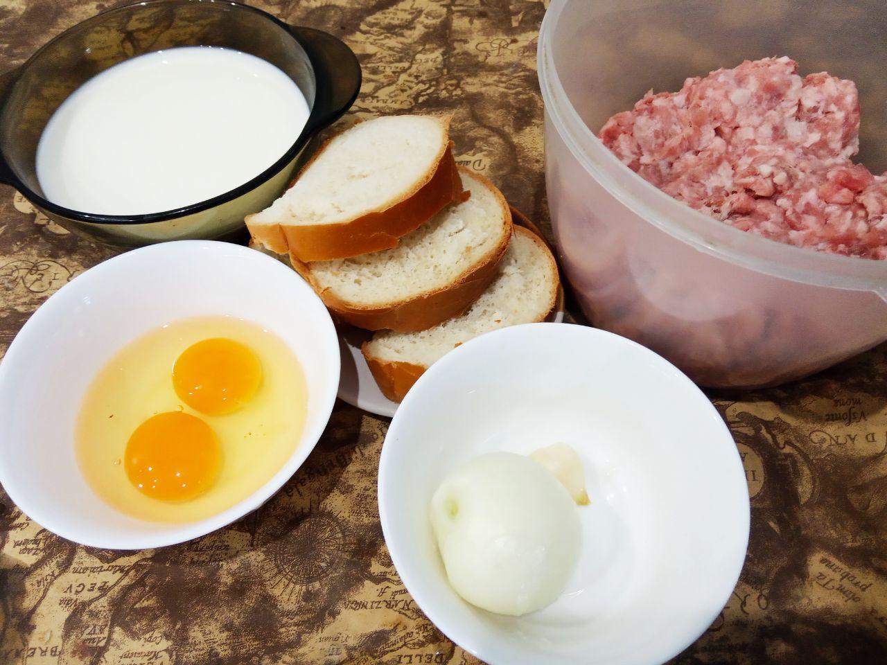 Сочные и аппетитные оладьи из свинины