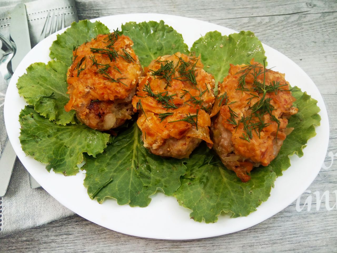 Нежные и сочные капустные котлеты со сметанным соусом