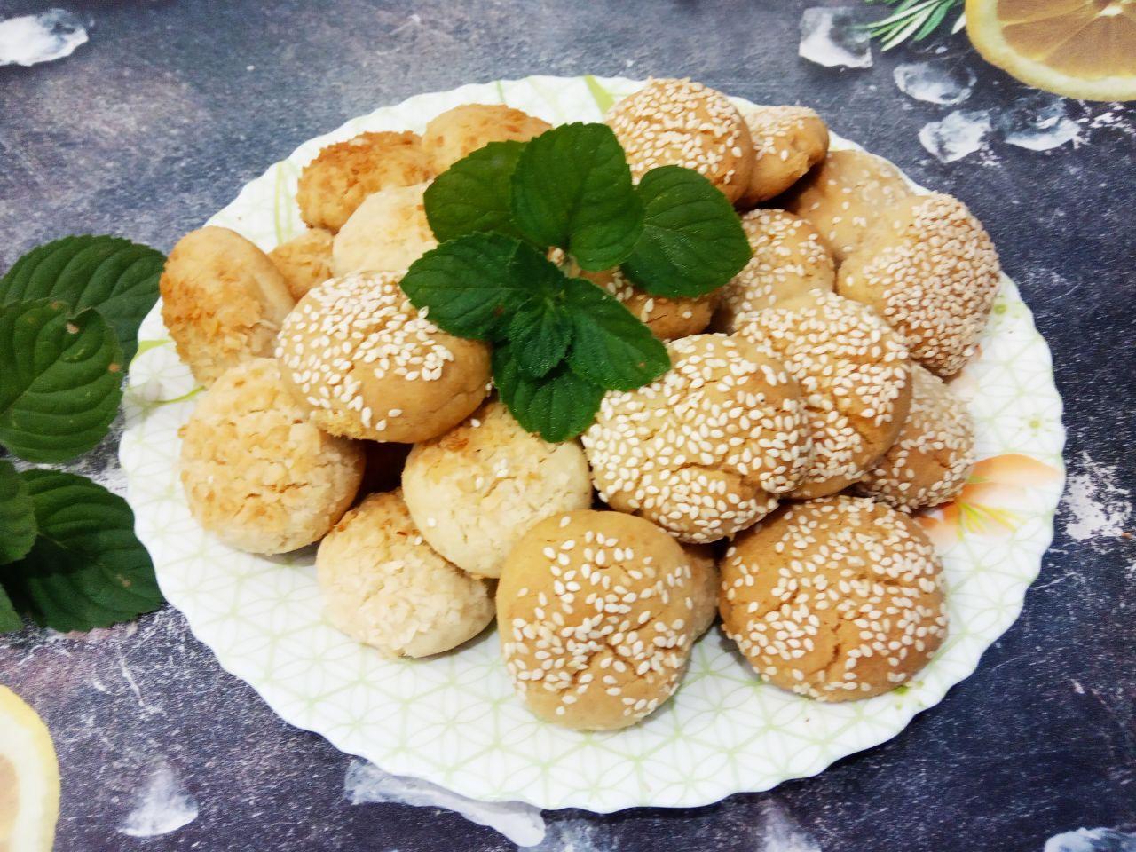 Печенье без яиц, с кунжутом и кокосовой стружкой