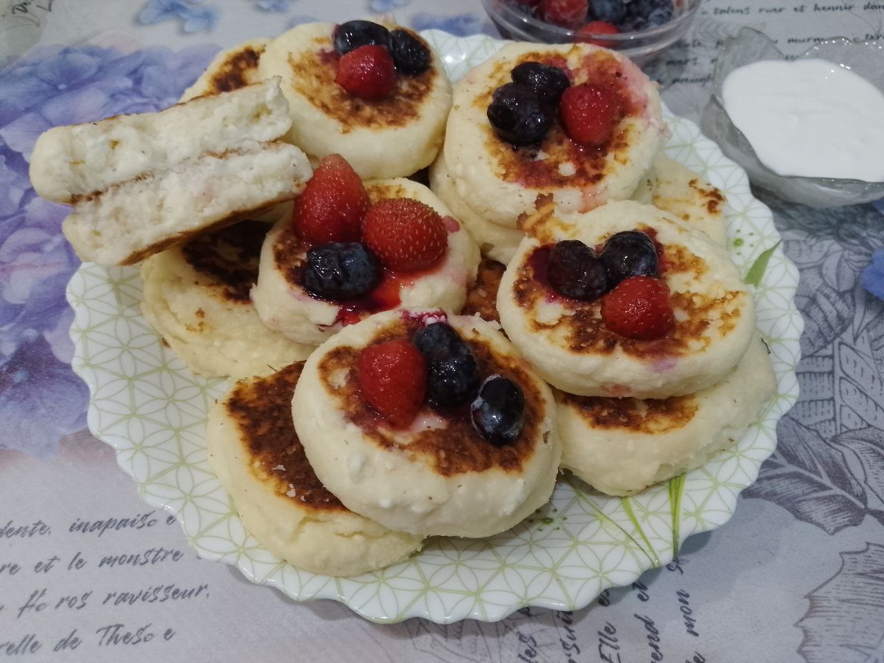 Сырники из творога, рисовой муки и кокосовой стружки