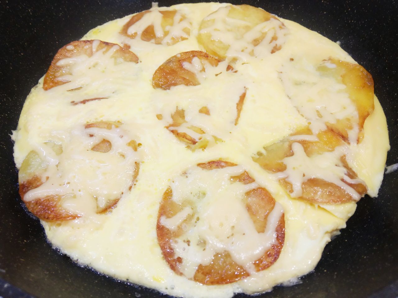 Вкусный и сытный завтрак или ужин: Обжариваем несколько минут, по желанию переворачиваем на другую сторону на пару минут.