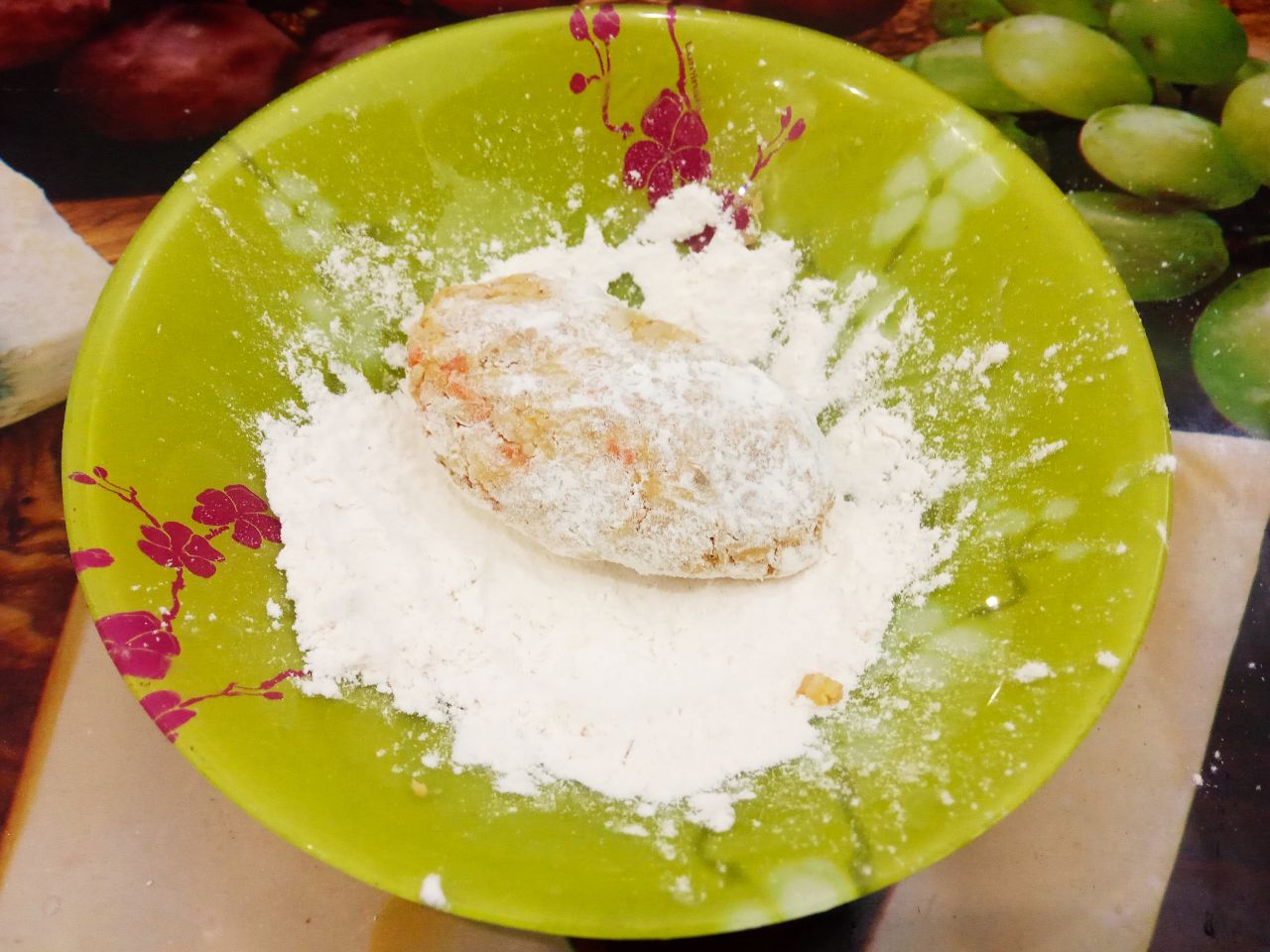 Овощные котлеты с овсяной крупой, вкусные и сытные: Котлеты можно обвалять в муке.