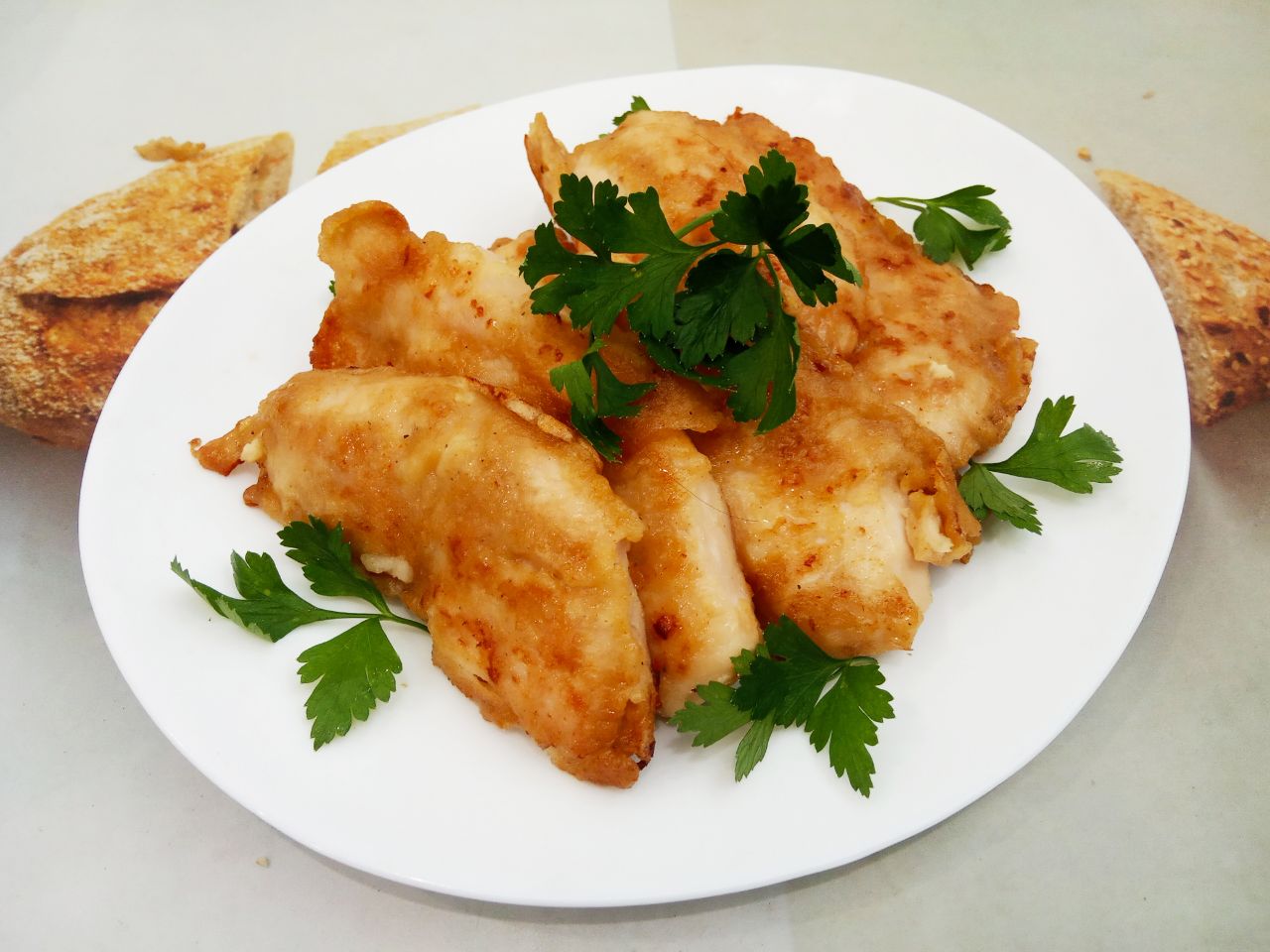 Куриное филе в кляре и специях, на сковороде