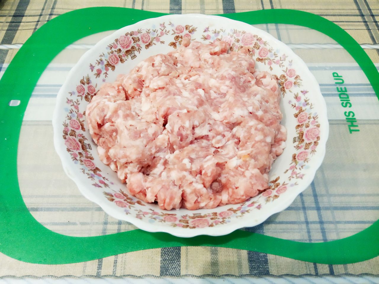 Аппетитные сырные блинчики с мясной начинкой: Фарш подойдет любой, у меня был свиной.