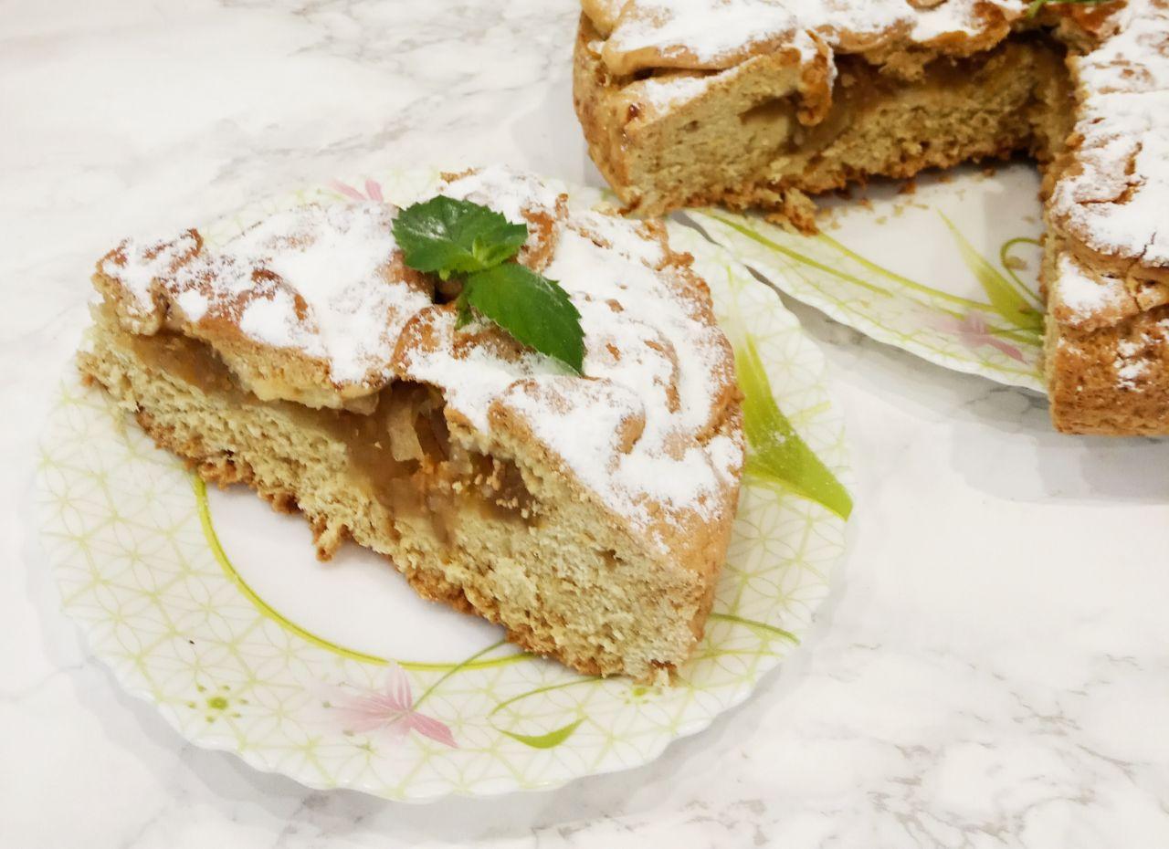 Пирог песочный со свежими яблоками
