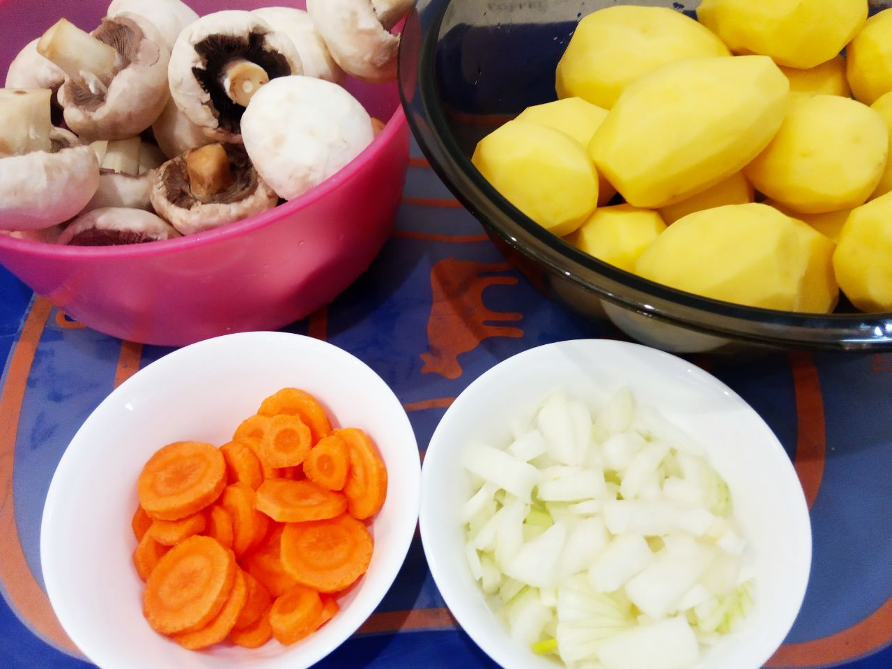 Картофель с грибами запеченный в рукаве для запекания, просто и вкусно
