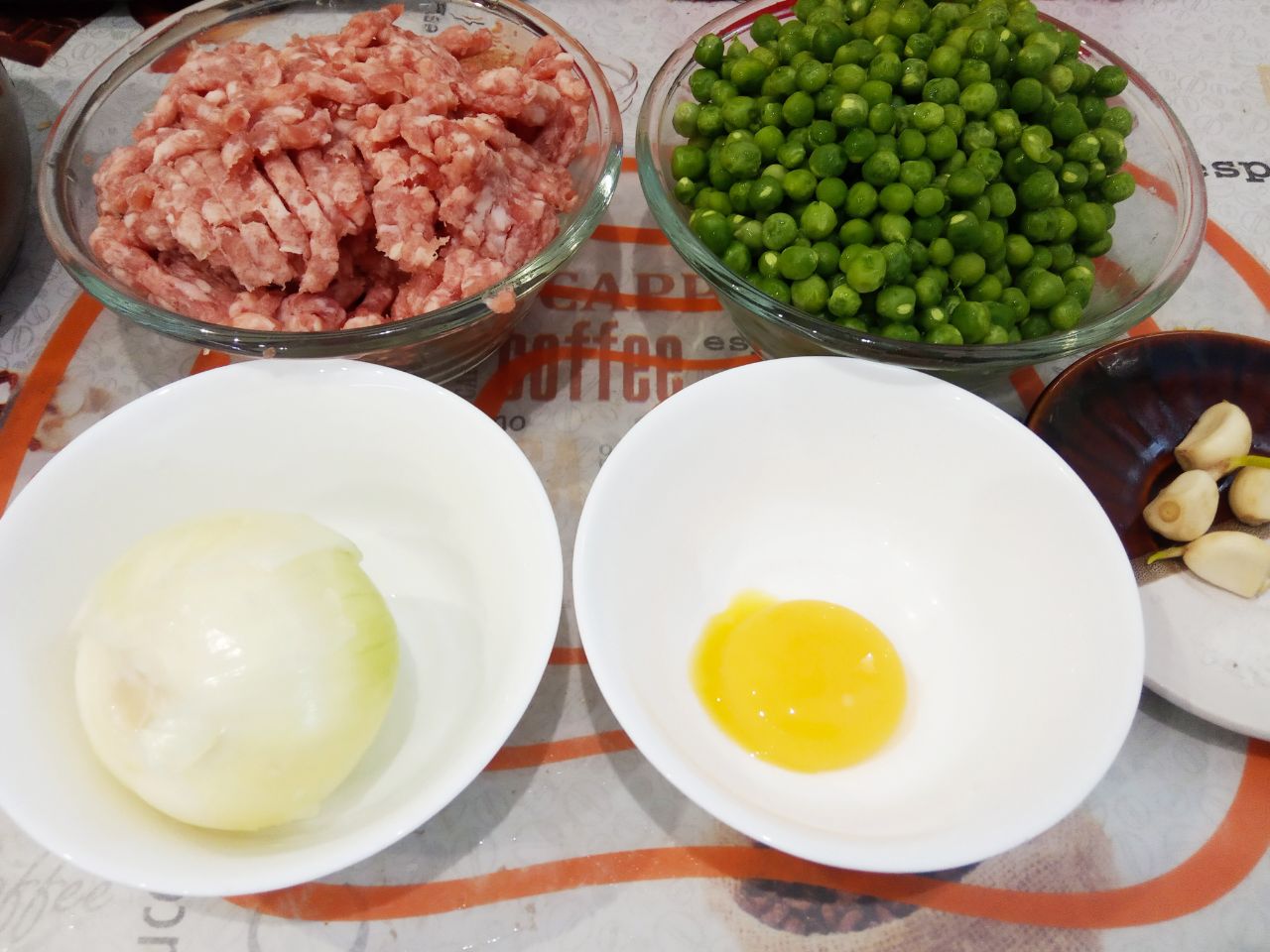 Котлеты гороховые с мясом, сочные и нежные