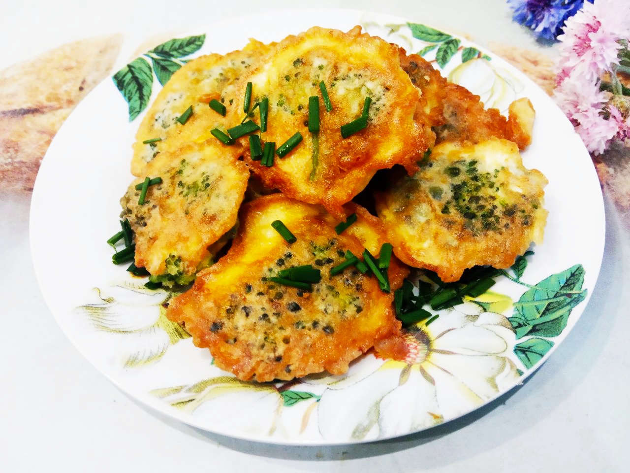 Капуста брокколи, в яичном кляре с сыром