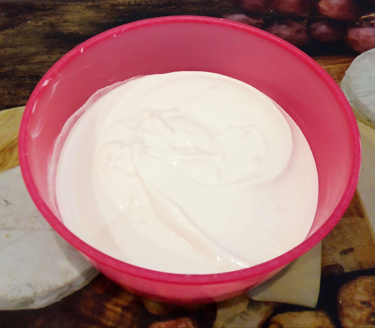 Вкусный шоколадный пирог с начинкой из творожных шариков 