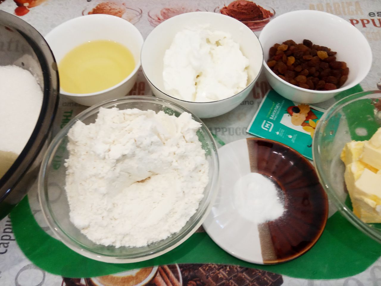 Домашний кекс с изюмом и с добавлением творога, нежный и вкусный