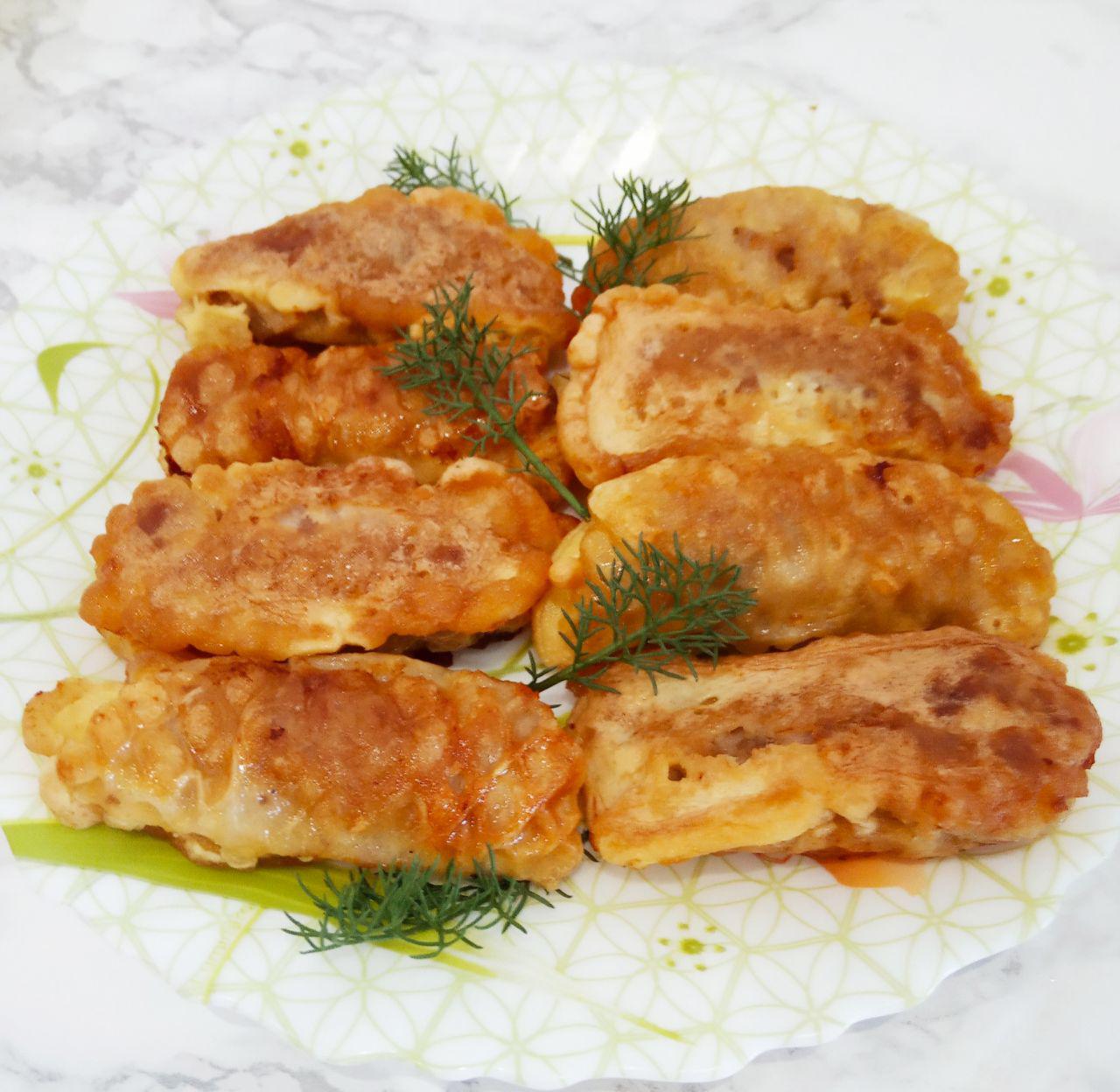Вафельные трубочки с мясной начинкой в яичном кляре