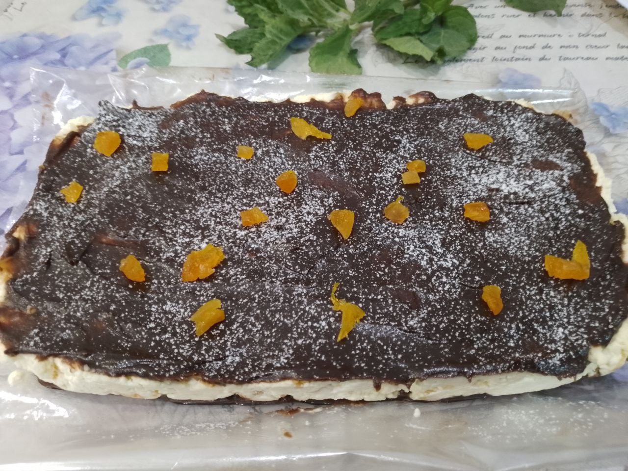 Десерт из творога, изюма и кураги, в шоколадной глазури
