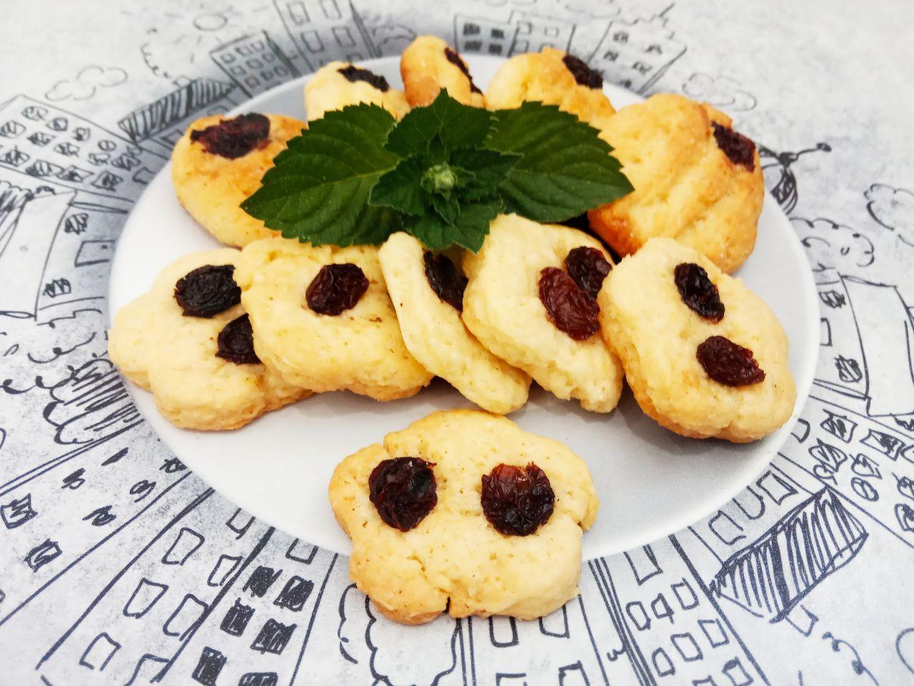 Печенье рассыпчатое и мягкое, на растительном масле