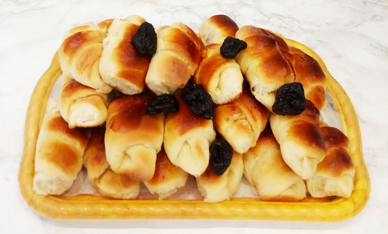 Воздушные и аппетитные рогалики с черносливом или курагой, просто и вкусно