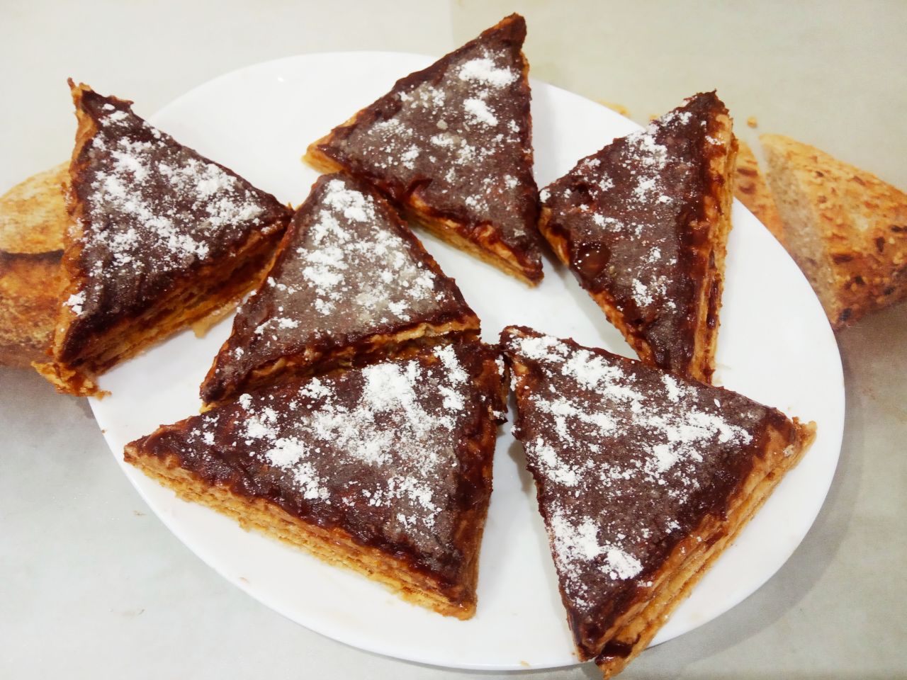 Вафельный торт с вареным сгущенным молоком, просто и вкусно