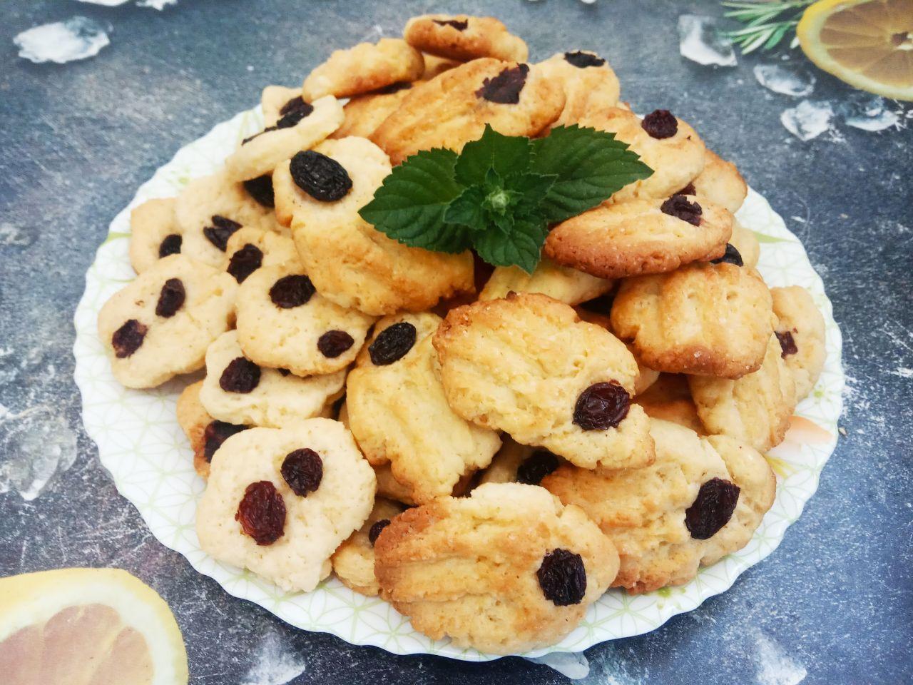 Печенье рассыпчатое и мягкое, на растительном масле