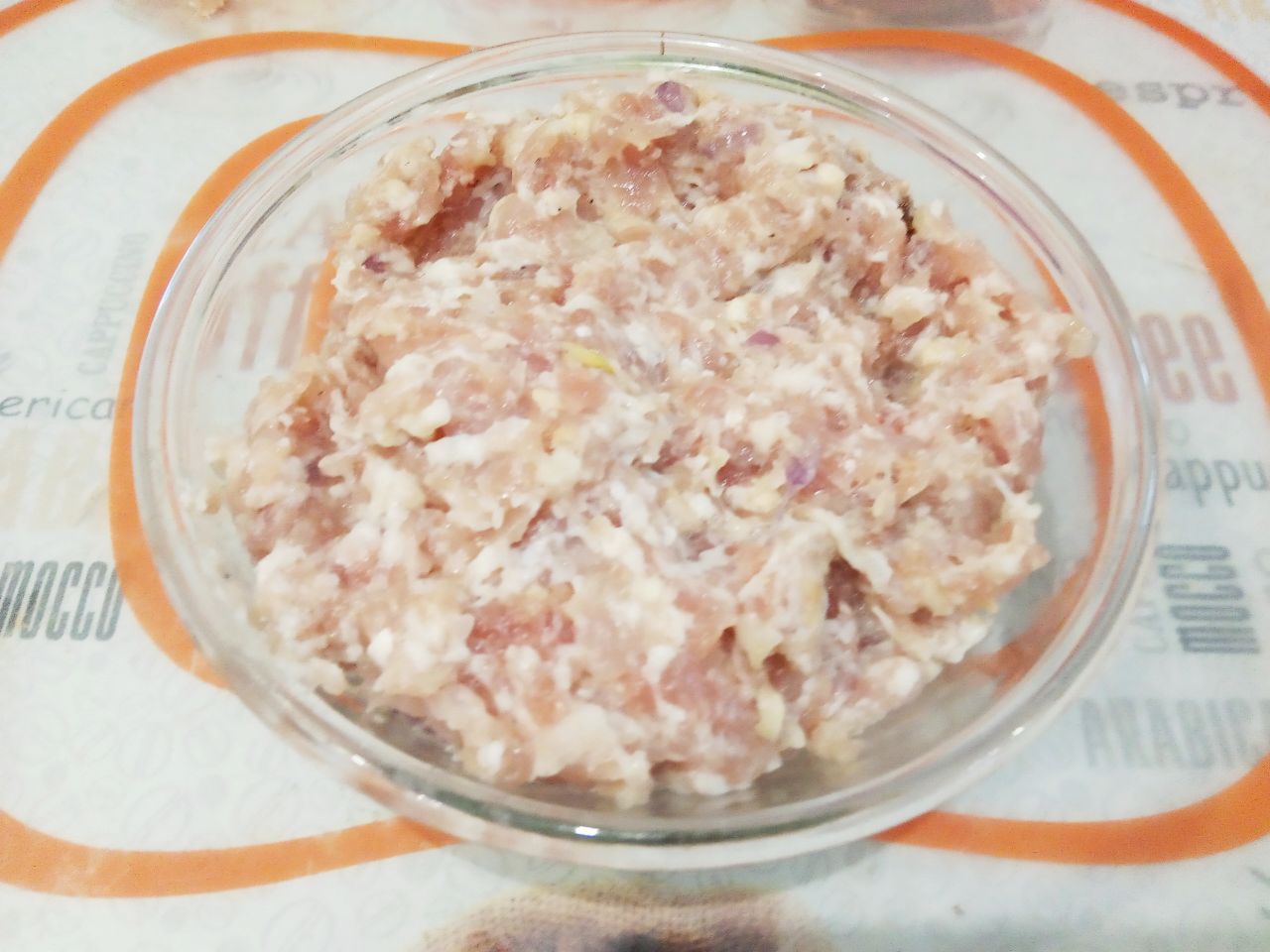 Торт вафельный с начинкой из фарша, моркови и грибов: Мясо промываем, просушиваем и пропускаем через мясорубку или используем готовый качественный фарш.