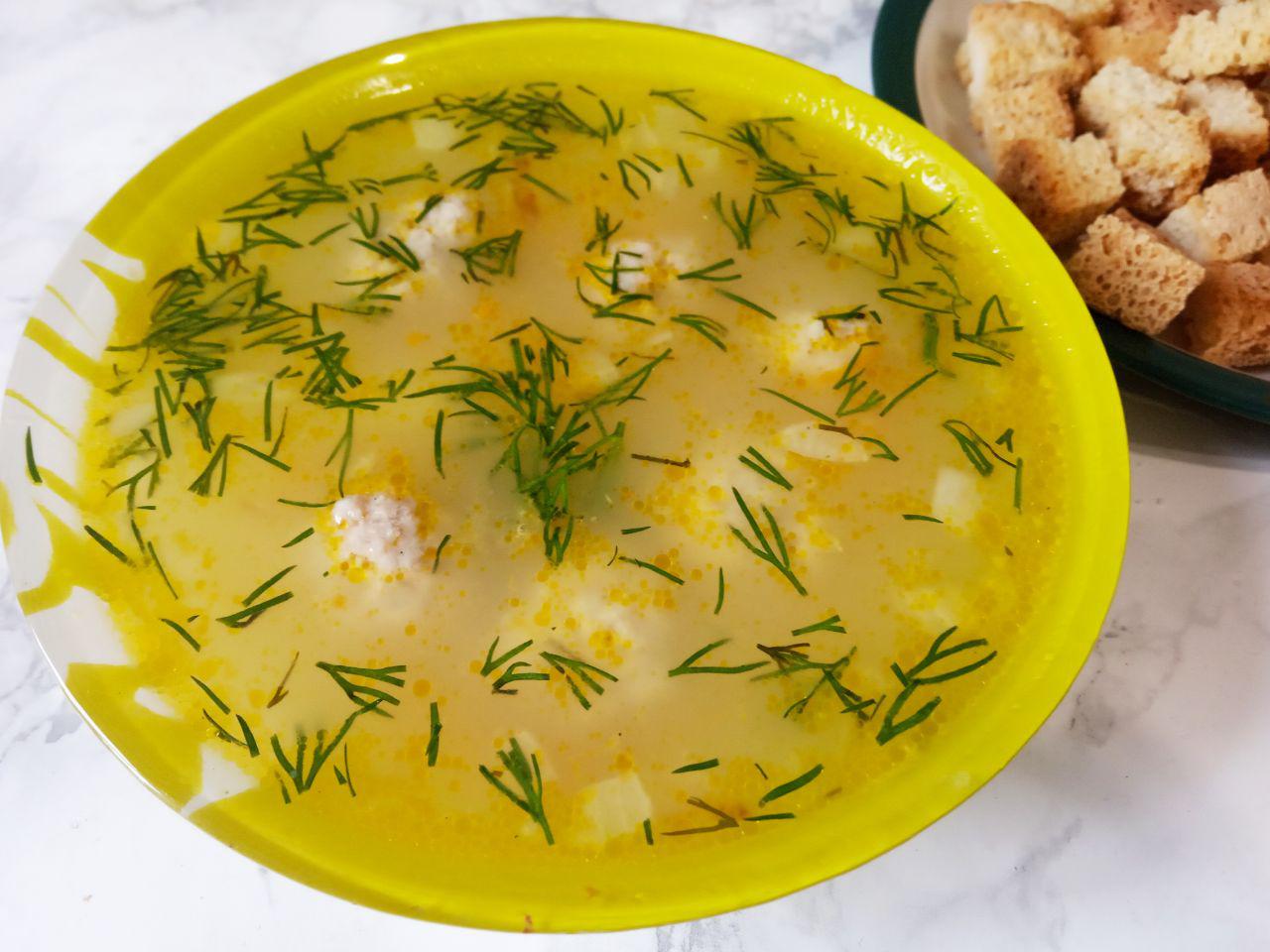 Суп с мясными фрикадельками, просто и вкусно: Зелень добавляем в суп перед подачей на стол.