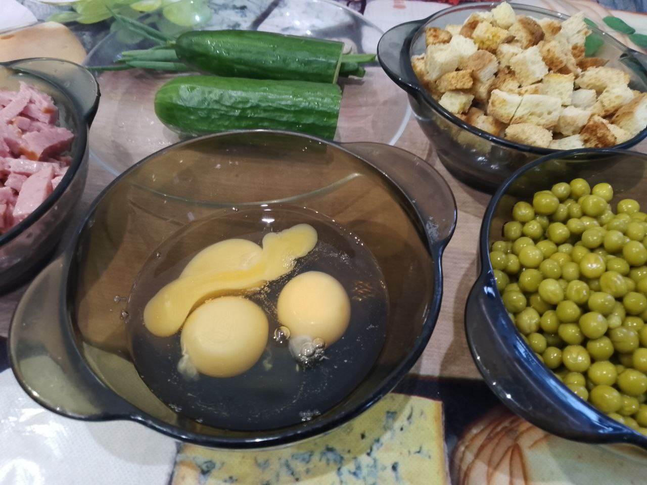 Салат вкусный, сытный и аппетитный, просто и быстро