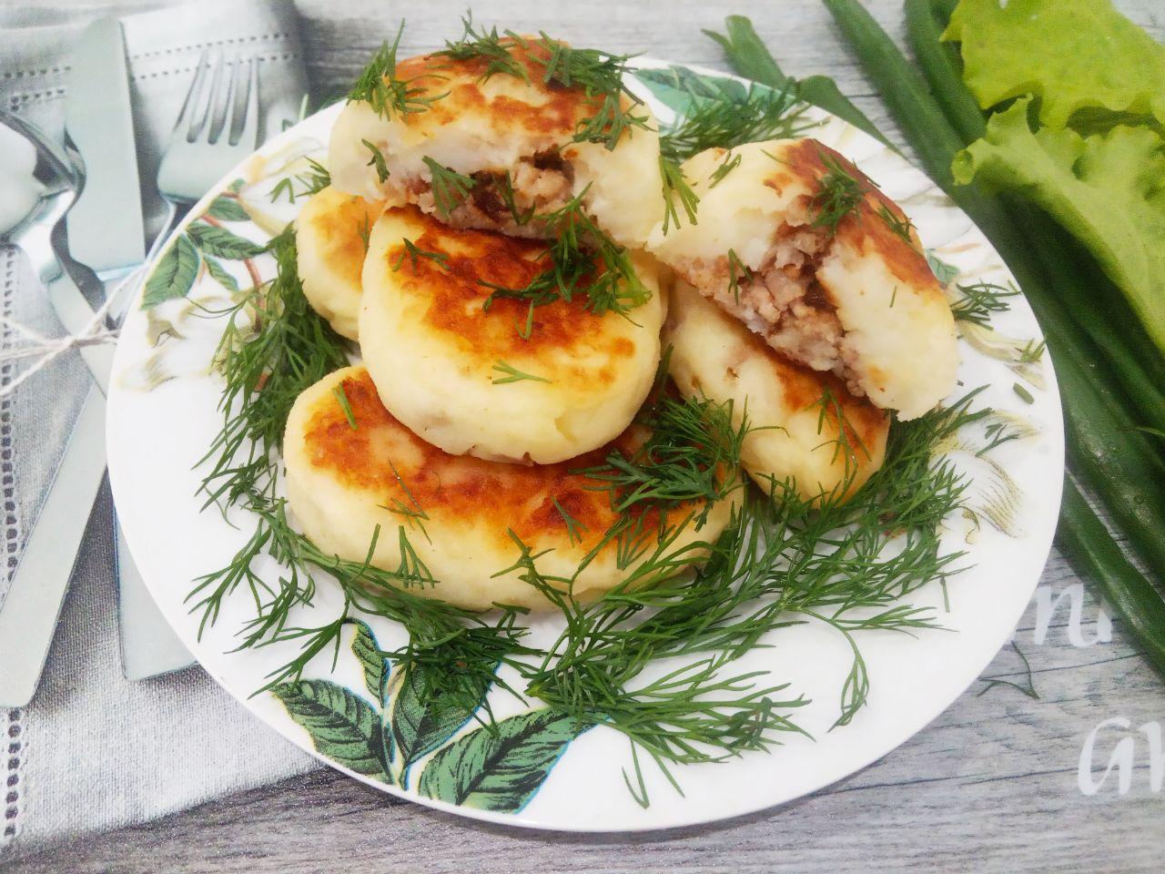 Картофельные зразы или пирожки с мясной начинкой