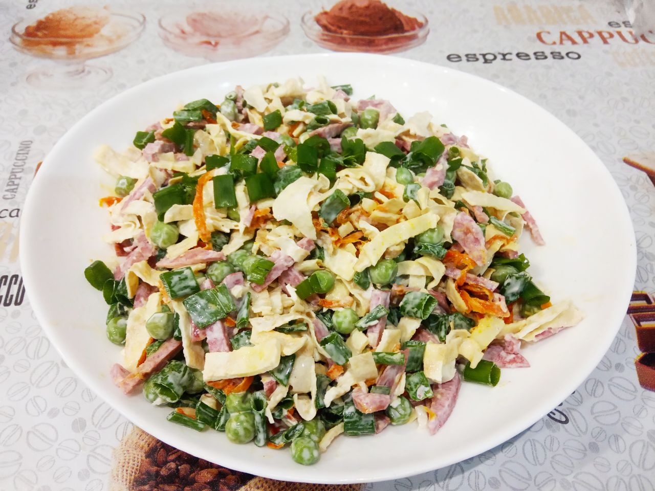 Простой рецепт салата, вкусный и сытный