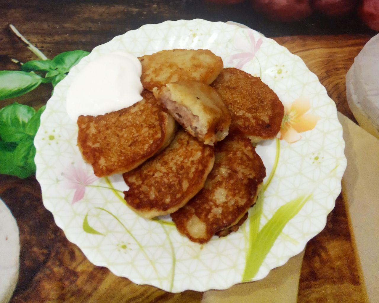 Вкусный и аппетитный завтрак, драники со свиным фаршем