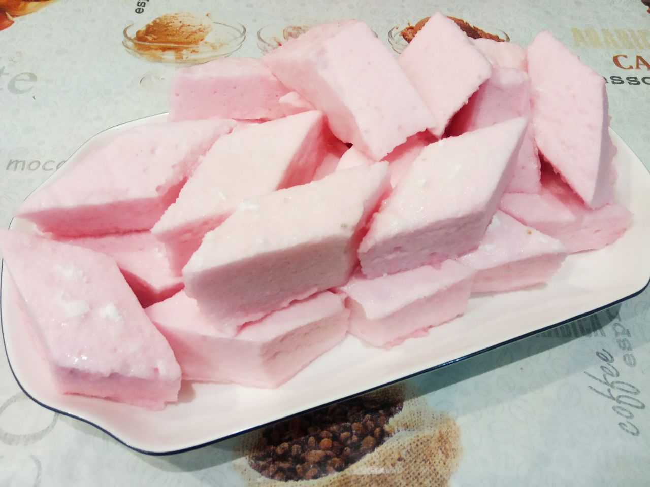 Клубничный мусс из желе из пакетика и желатина, пористый и воздушный