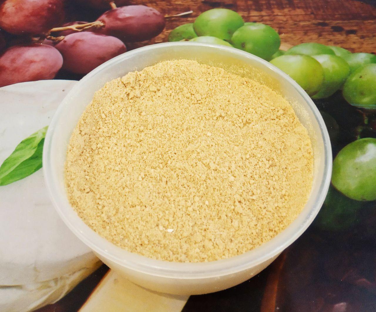 Торт из сухарей, с нежным заварным кремом, просто и вкусно: Сухари просеиваем через сито и высыпаем во взбитую массу. Часто остается выпечка или белый батон, я тогда