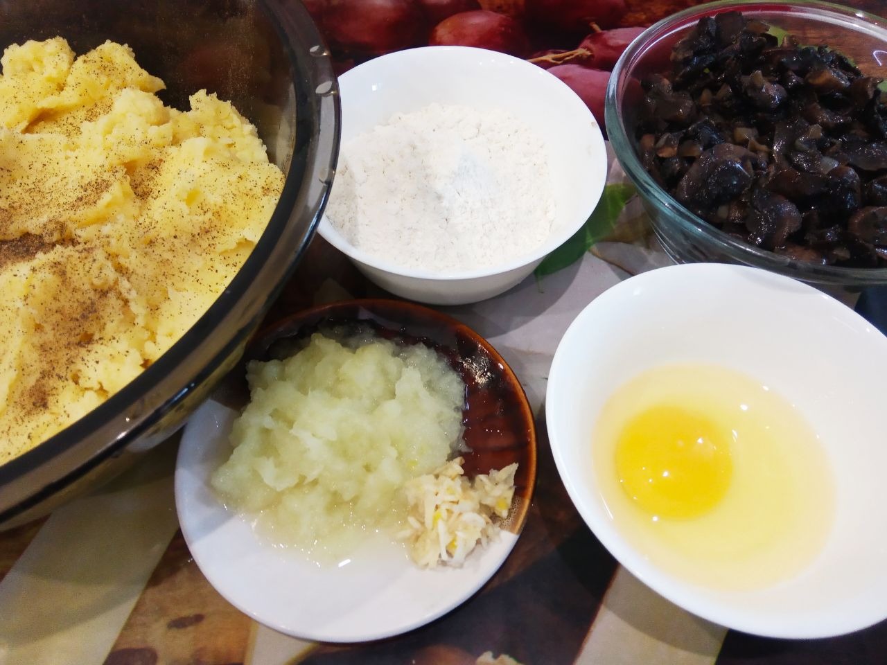 Картофельные зразы с начинкой из шампиньонов и лука