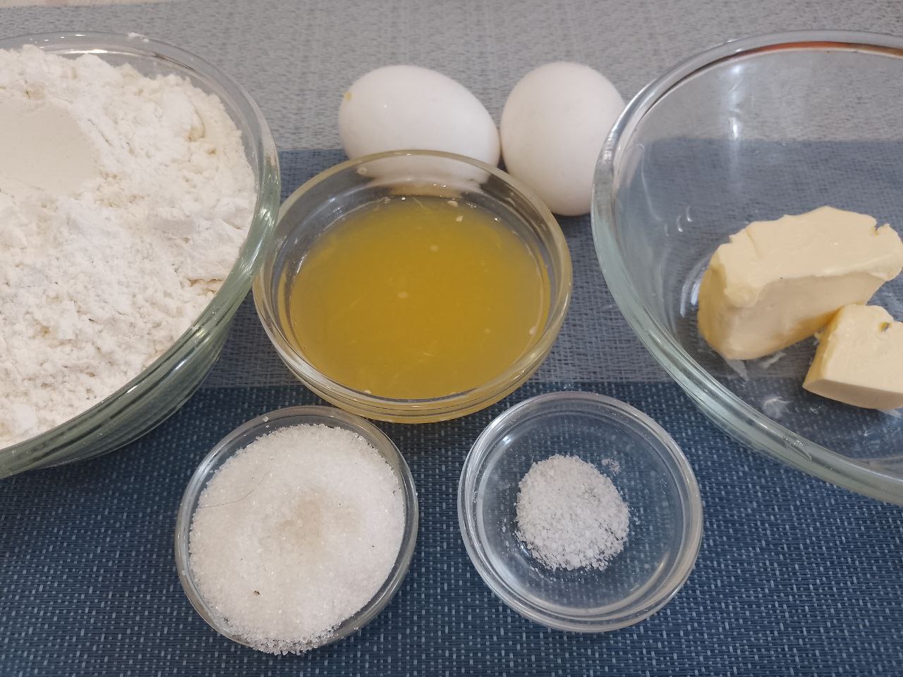Сицилийские трубочки канноли с кремом, нежные и хрустящие