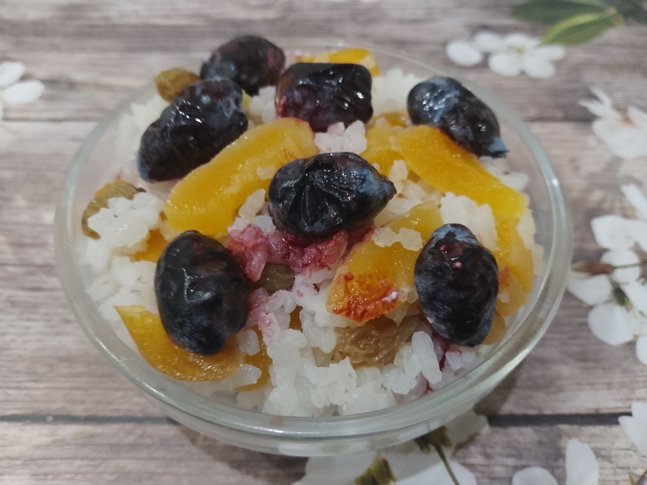 Кутья из риса и сухофруктов
